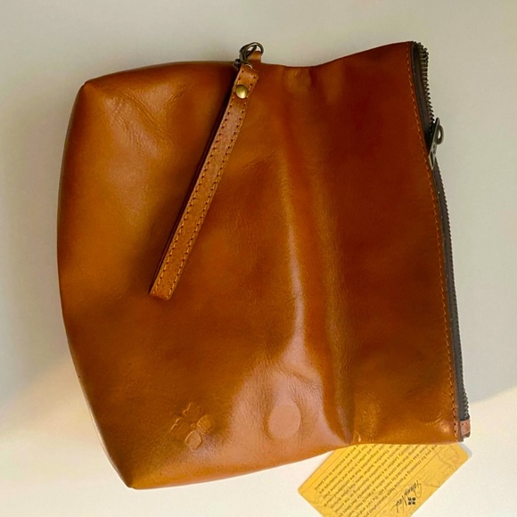 Patricia Nash Wristlet NWOT - Picture 3 of 5